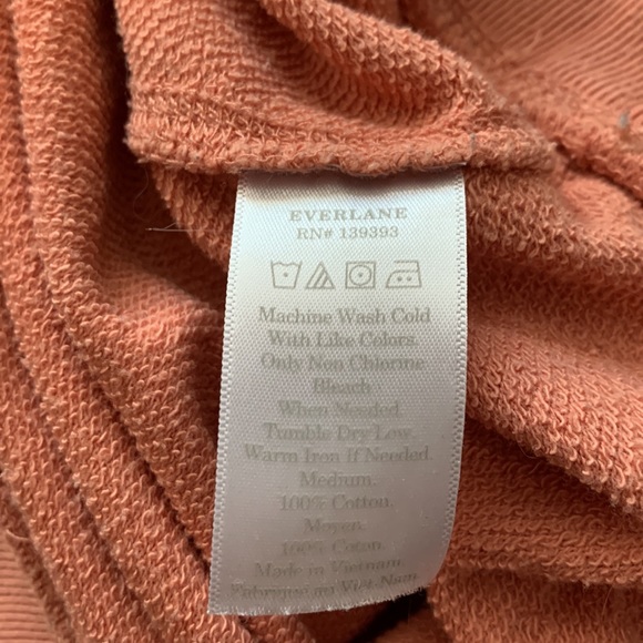 Everlane light weight French terry crewneck sweater in Salmon/Coral pink - Picture 7 of 8